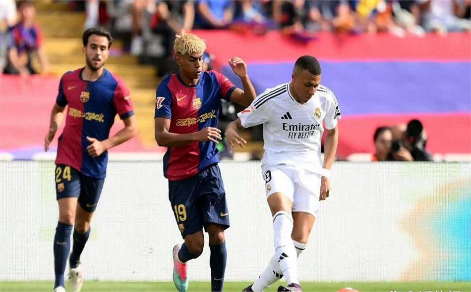 关于姆巴佩在巴塞罗那比赛中回归赛场，败北引发热议！的信息