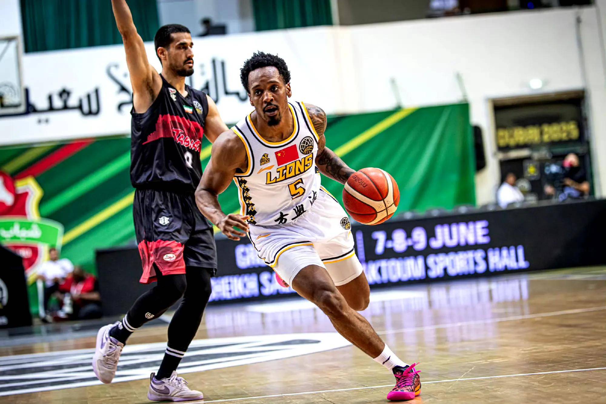 九游官网网页版亚冠赛程吃紧，广厦男篮国际比赛日内部沟通，震撼外界，资深球员宣示担当的简单介绍